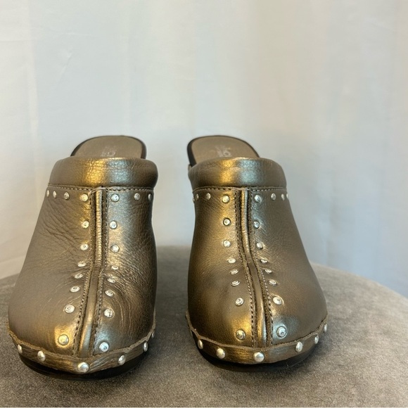MICHEAL Michael Kors gold bronze metallic studded clog mules wooden heel Sz 8 - Picture 5 of 8